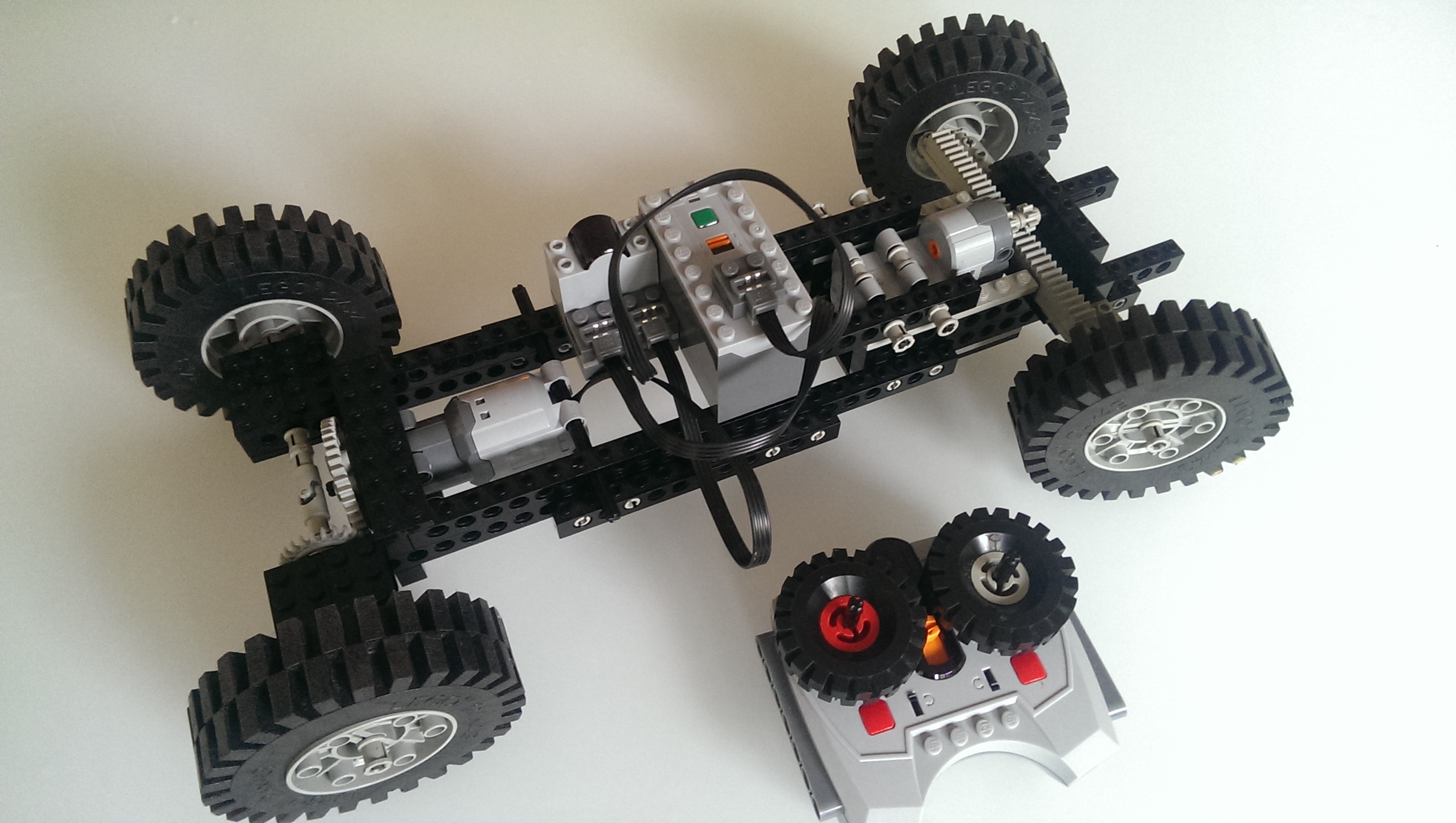 Lego cheap arduino car